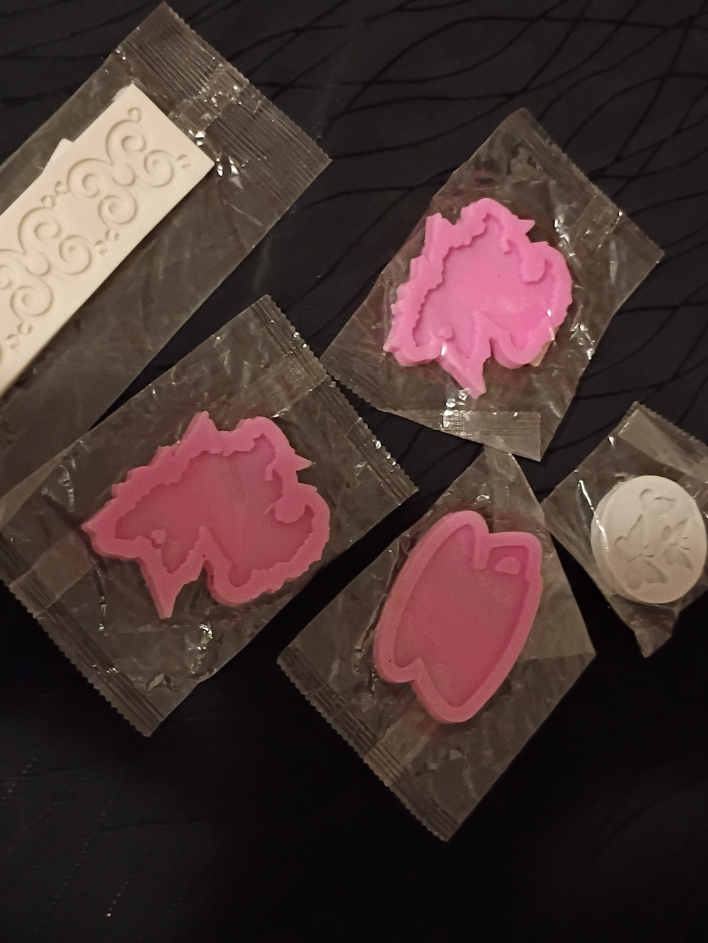 Amazon Pink and White Kids Cookie Cutter and Fondant Mold Set